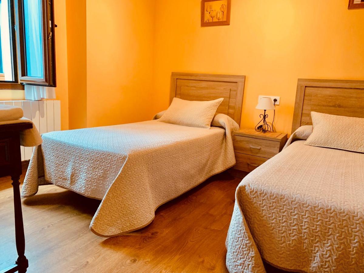 Hostal La Serna Hotel โปเตส ภายนอก รูปภาพ