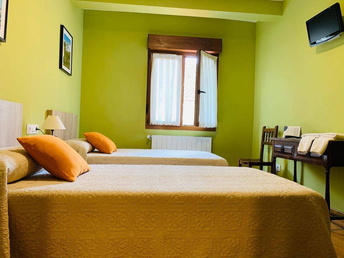 Hostal La Serna Hotel โปเตส ภายนอก รูปภาพ