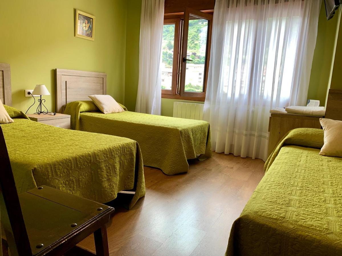 Hostal La Serna Hotel โปเตส ภายนอก รูปภาพ