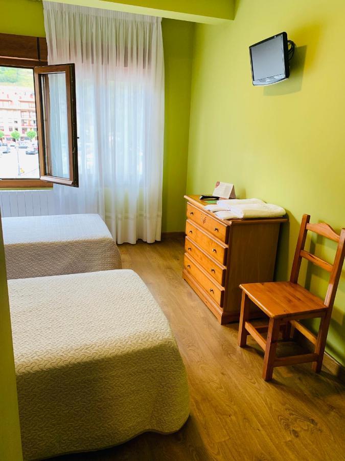 Hostal La Serna Hotel โปเตส ภายนอก รูปภาพ